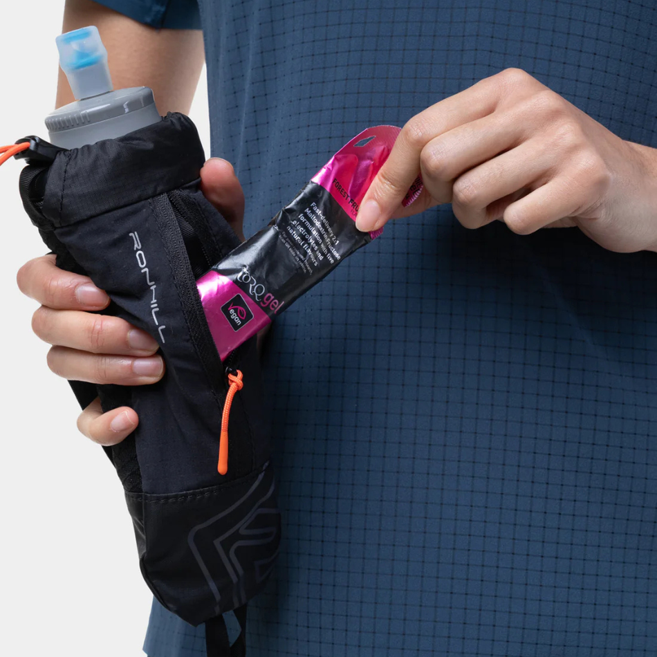 Ronhill SoftFlask with Sleeve in Black/Ronhill Red SS26