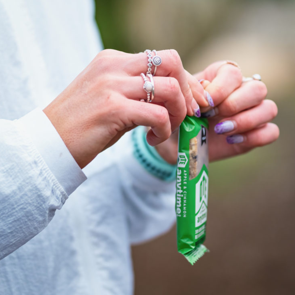 OTE Apple and Cinnamon Vegan Anytime Bar