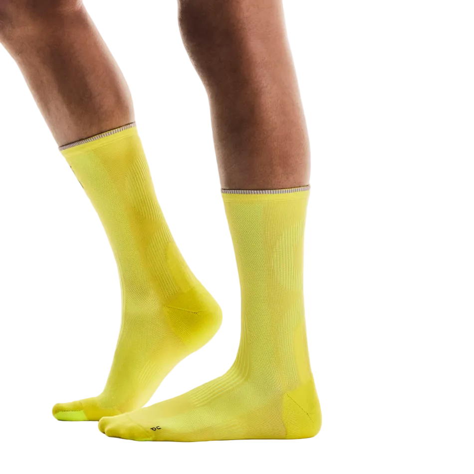 On Unisex Elite Run Sock High in Lime SS26