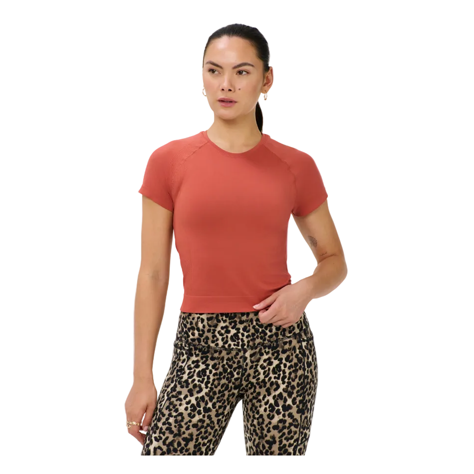 Athlete Crop Seamless Workout T-Shirt in Terazzo Red, model front view