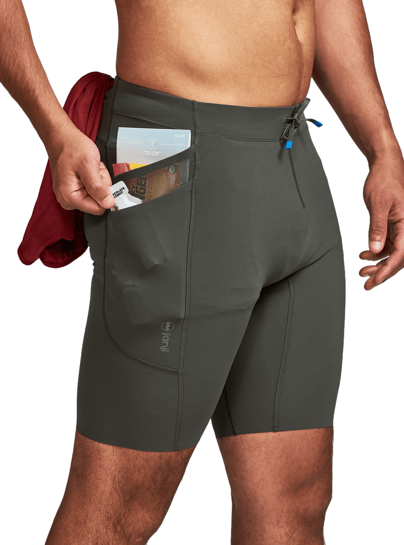 Janji Clothing Janji Men's 8 inch Trail Half Tight in Carbon AW24 - Up and Running