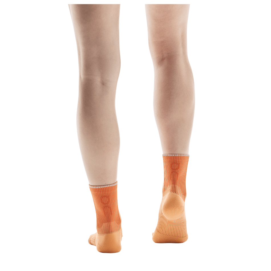 On Accessories On Unisex Performance Run Sock Mid Rise SS25 - Up and Running